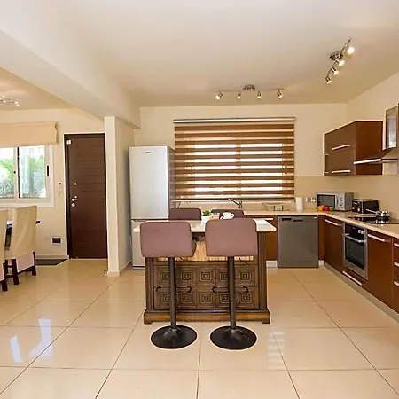 Athena Hotel 4*
